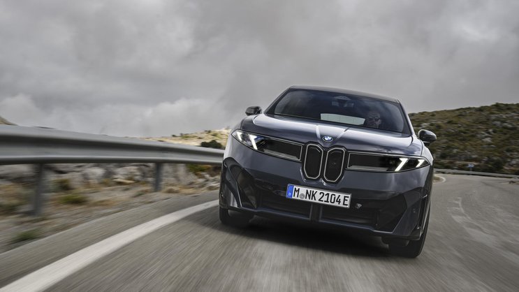 Grosse Reichweite, hohes Ladetempo: Damit ist der iX3 das perfekte Auto für die Langstrecke.