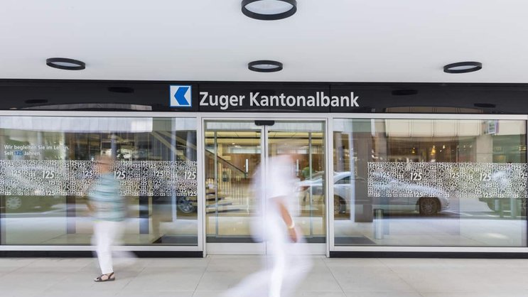 Filiale der Zuger Kantonalbank: Seit dem Corona-Tiefstand im März 2020 hat sich die Aktie des Finanzhauses im Wert fast verdoppelt.