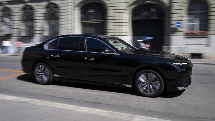 In den Kantonen sehr beliebt: Der BMW i7 ist nicht nur als Bundesratslimousine im Einsatz, sondern auch in den Kantonen Graubünden, Wallis oder Basel-Stadt.