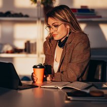 Studien zeigen: Frauen – besonders Millennials – werden in Sachen Finanzen immer sicherer.