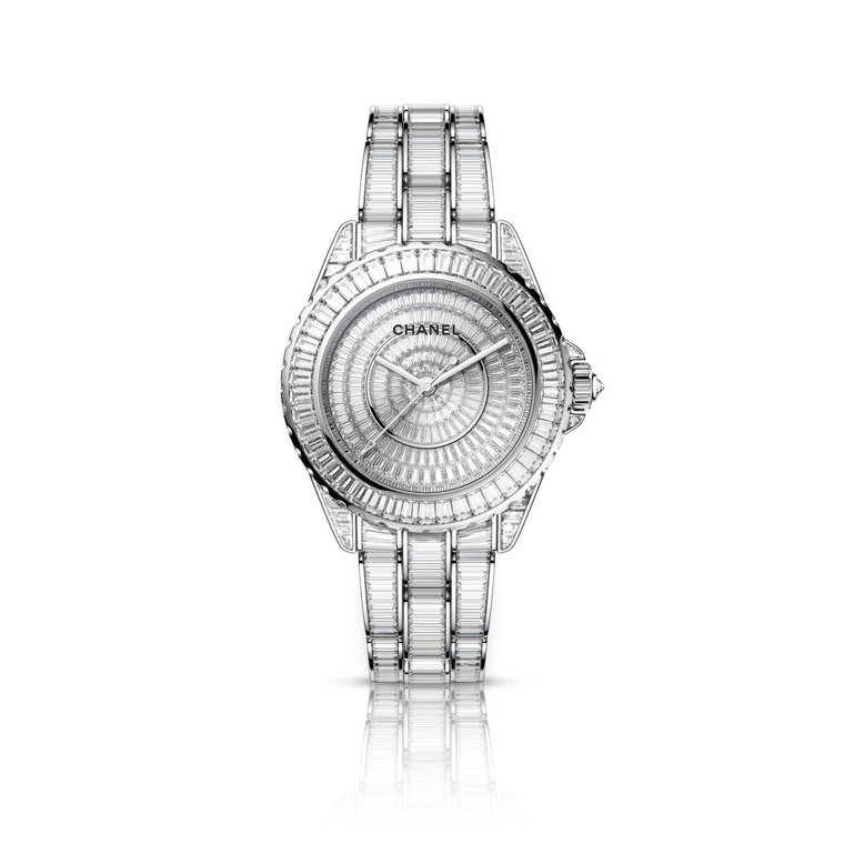 Chanel
Die Weissgolduhr «J12 River 38 mm Baguette-Cut Diamonds» hat ein Automatikwerk und ist vollständig mit Diamanten ausgefasst.