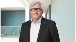 Urs Monstein, Group CEO der VP Bank, ist die Förderung junger Menschen ein grosses Anliegen.