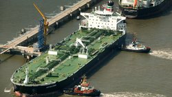 Ein Erdöltanker im Wilhelmshaven, Deutschland (2026).
