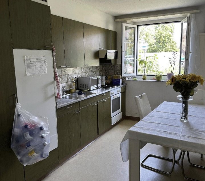 Ein Blick in eine der Wohnungen: Im Haus sind Sanierungsarbeiten erforderlich.