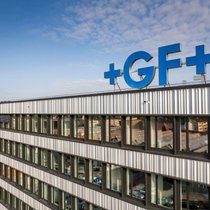 Das Georg-Fischer-Logo am Hauptsitz in Schaffhausen.