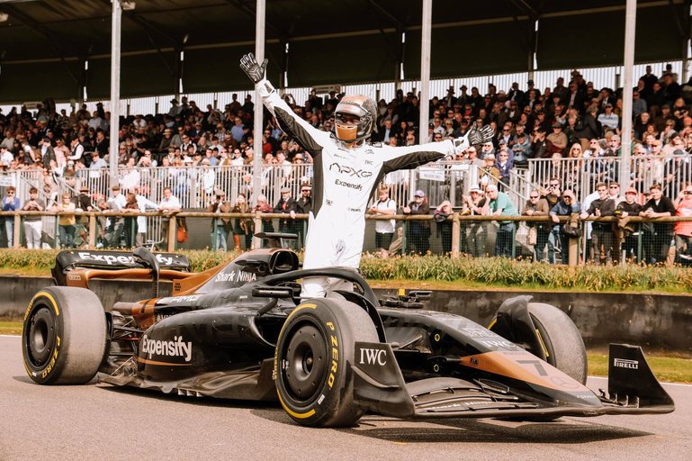 IWC ist Partner des Teams Mercedes-AMG Petronas Formula One ...