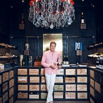 Antoine Konrad aka DJ Antoine in seinem privaten Rotweinkeller in Biel-Benken. In seinem Club «House of Wine» hat er noch einen Weissweinkeller – mit tiefen Temperaturen, versteht sich.