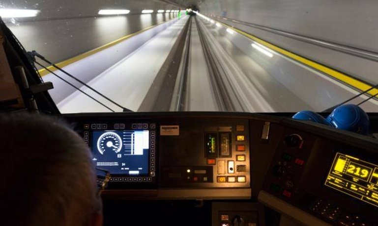 gotthardtunnel_13.jpg