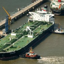 Ein Erdöltanker im Wilhelmshaven, Deutschland (2026).