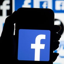 Facebook: Die Social-Media-Plattform will ihre Dienste ausweiten, um die Nutzer stärker an sich zu binden.