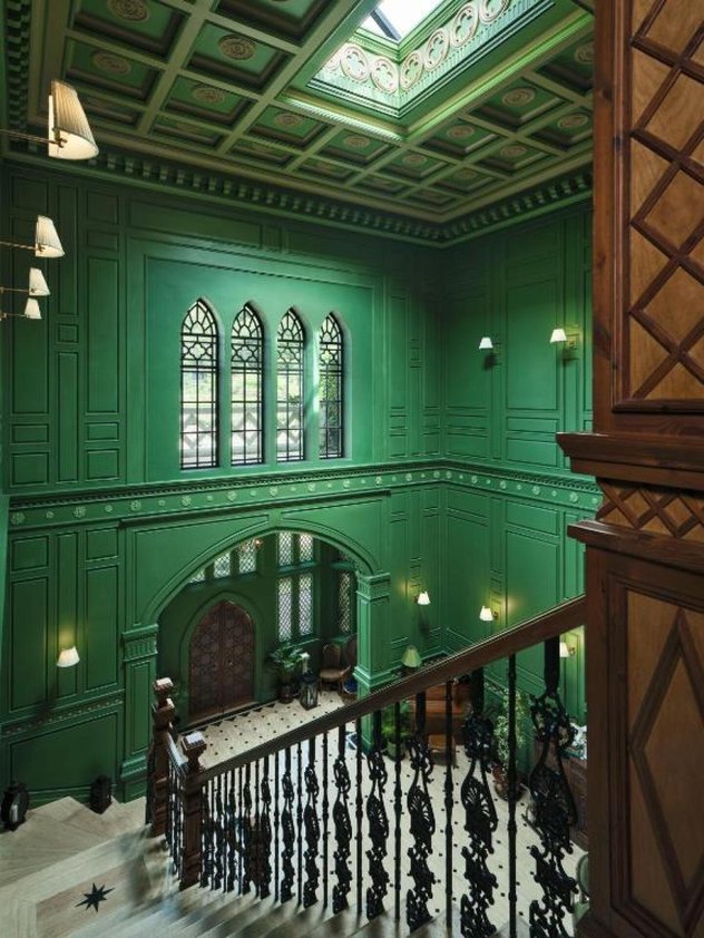 Maison Mystique