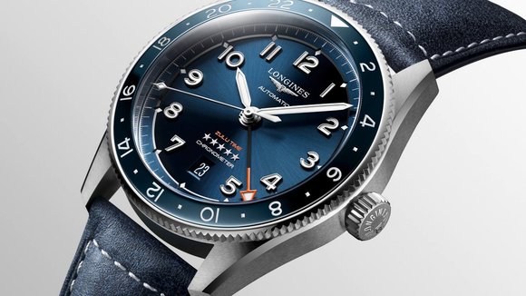 Die Spirit Zulu Time mit blauem Uhrenarmband von Longines