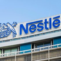 Nestlé-Logo auf der Niederlassung in Frankfurt.