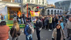 Aromat-Chips: Warteschlange Stadelhofen