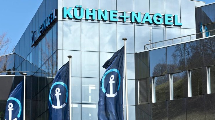 Im Landverkehr setzte der Logistik-Konzern im ersten Halbjahr 13 Prozent mehr um.
