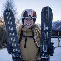 Autorin Tina Fischer hat den motorisierten Ski am Berg getestet.