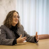 Ihr Team sucht nach einem Weg, wie Medikamente ins Hirn transportiert werden können: Novartis-Forschungschefin Fiona Marshall.