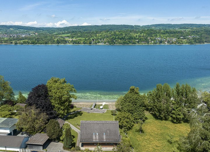In Mammern TG steht eine 6,5-Zimmer-Villa direkt am See zum Verkauf.