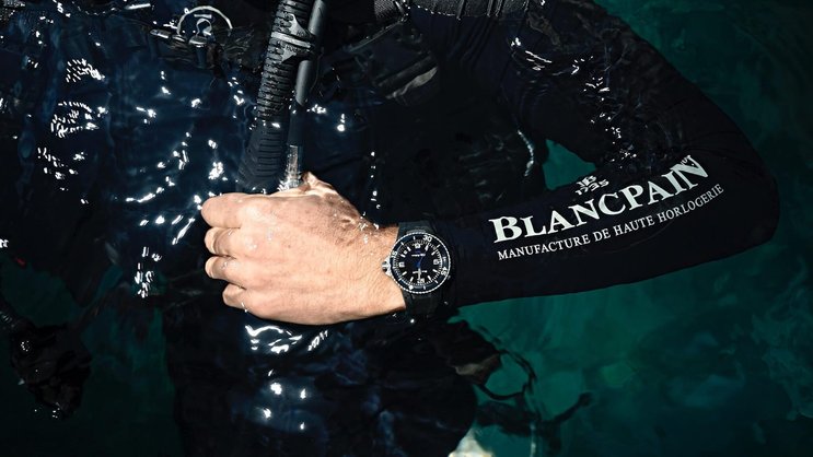 Teilerlöse von der limitierten Taucheruhr Fathoms Tech BOC IV fliessen in ein Projekt von Fotograf und Taucher Laurent Ballesta.