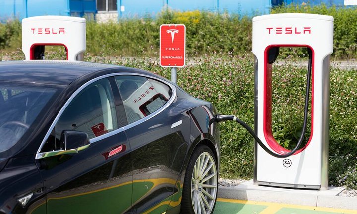 tesla-ldaestation.jpg