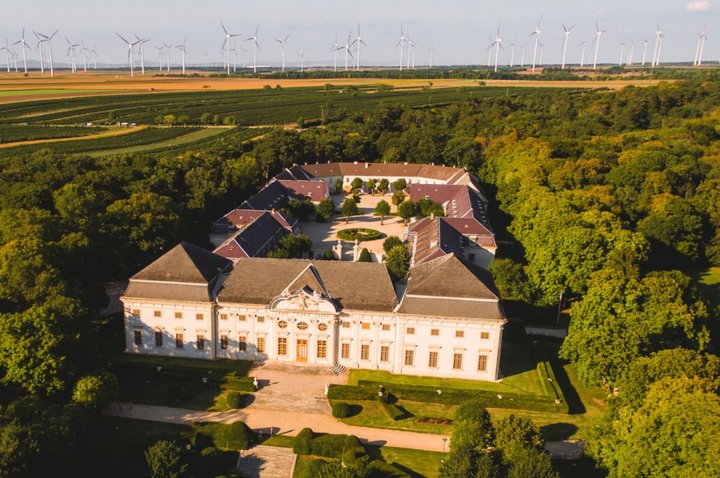 Schloss Halbturn im Burgenland verfügt über 1500 Hektaren Land.