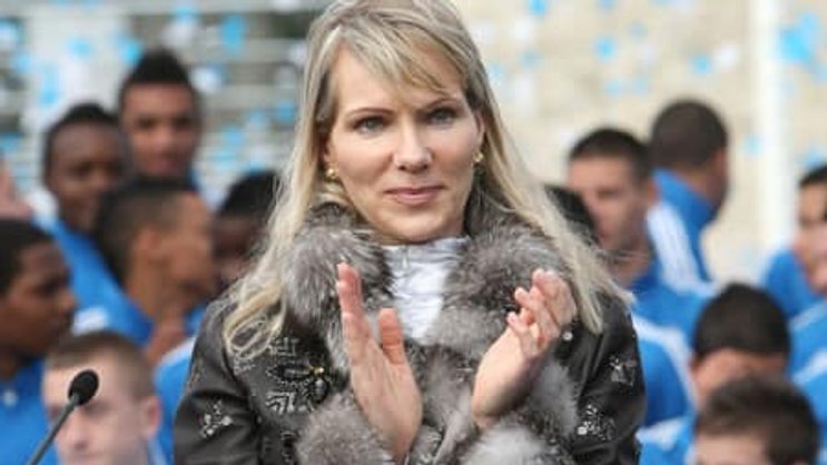 Margarita Louis-Dreyfus bei der Eröffnung eines Fussball-Trainingscamps in Marseille. (Bild: Keystone)