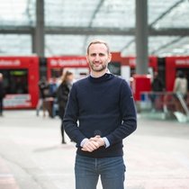 Steve Salom (53) ist Partner und Co-Head of Venture Capital bei der Genfer Investmentgesellschaft ACE & Company. Zuvor war er Chef für die Schweiz, Frankreich und Österreich beim Fahrdienstleister Uber.