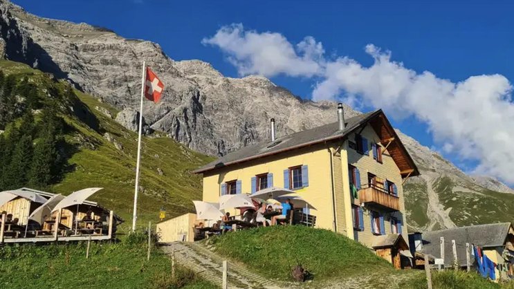 Die Schesaplanahütte vom SAC ob Seewis GR wird verkauft.