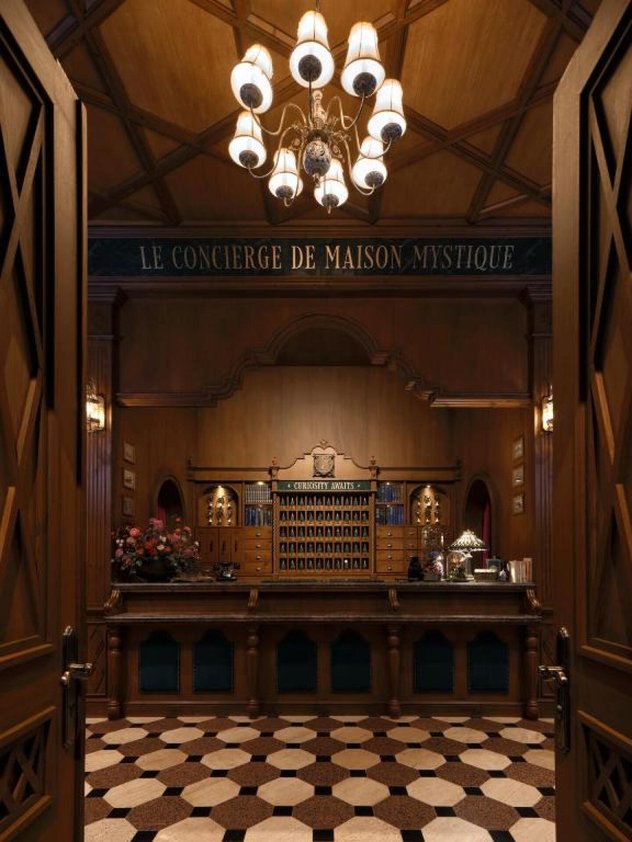 Maison Mystique