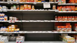 Ausverkauft, nicht lieferbar oder Auslistung als Politikum? Für den Kunden ist nicht immer klar, warum ein Produkt im Regal fehlt.