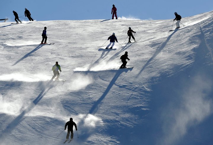 SKIPISTE, FERIEN, WINTERFERIEN, SNOWBOARD, SKIFAHREN, WINTERSPORT, WINTERSPORTLER, SKILAUFEN, 