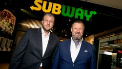 Sie setzen nicht nur auf süsses Gebäck: Sebastian Becker (l.) und Markus Laenzlinger wollen bei Dunkin’ Getränke stärker in den Fokus rücken.