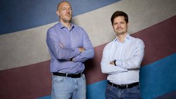 Gianluca Corbellini (l.) und Davide Rivola optimieren den Stromverbrauch ihrer Kundschaft.