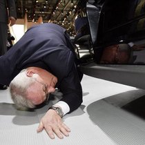 Der ehemalige VW-Vorstandsvorsitzende Martin Winterkorn an einer Autoshow. Er steht unter Druck.