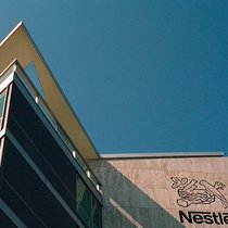 Nestlé-Hauptsitz in Vevey: Unternehmen muss Bilanz anpassen.