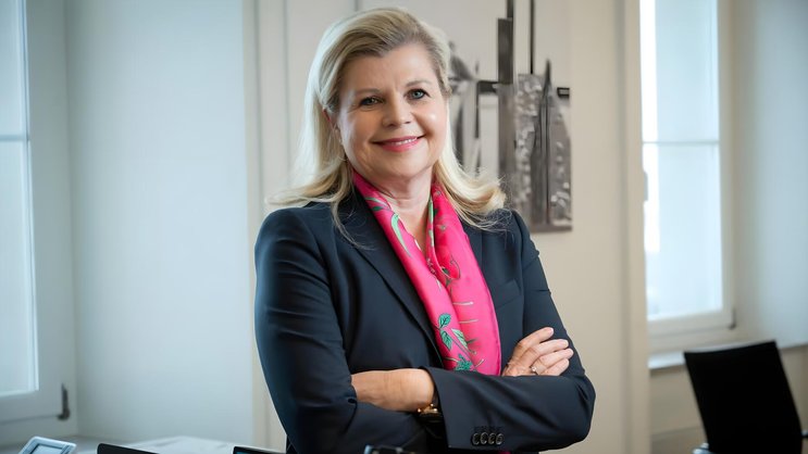 Dr. med. Danuta Zemp ist Mitglied der Geschäftsleitung der Klinikgruppe Valens, Direktorin der Rehakliniken Walzenhausen und St. Gallen sowie Verwaltungsrätin der Insel Gruppe in Bern.