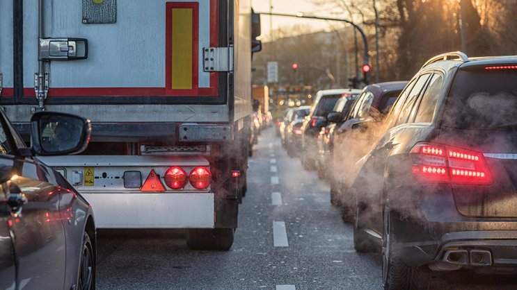 Importeure zahlen Rekordbussen für Verbrennermodelle.