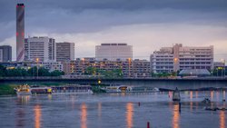 Heizkraftwerk Volta (links) mit Novartis-Werksgelände in Basel.
