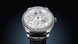 IWC Portugieser Eternal Calendar Premiere aus Schaffhausen: Der erste IWC-Kalender, der astronomisch korrekt bis ins Jahr 3999 rechnet – mit Mondphase aus Glas. Preis: 150’000 Franken.