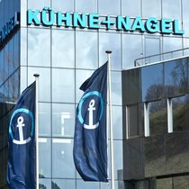 Im Landverkehr setzte der Logistik-Konzern im ersten Halbjahr 13 Prozent mehr um.
