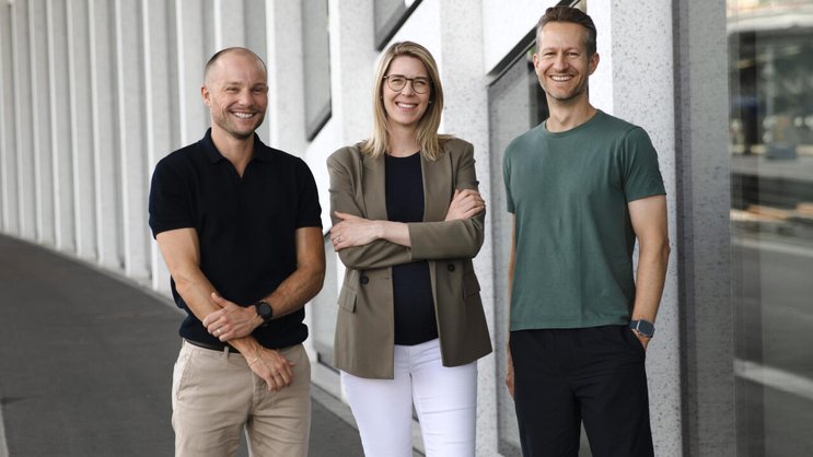 Das Gründerteam von Jungkraut Andreas von Muralt, Julia Lüscher und Luca Mijnssen (v. l. n. r.), stemmen das Unternehmen aus eigener Kraft.