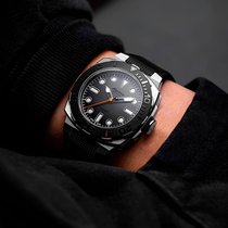Alpina × TRTS Seastrong Diver

Gehäuse: 39 mm, Edelstahl;
Werk: AL-520;
Gangreserve: 38 h;
Preis: 2195 Fr.