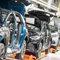 Die Autoproduktion verschiebt sich aus den USA und Europa (im Bild das VW-Werk in Zwickau in Deutschland) ...