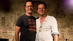 Mathieu Jaton (l.), Chef des Montreux Jazz Festival, und Christian Jott Jenny, Leiter des Festival da Jazz St. Moritz.