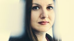 Fidji Simo: In eine Fischerfamilie hineingeboren, bei Facebook Karriere gemacht und nun Chefin eines 39-fachen Einhorns.