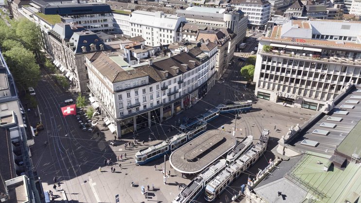 Der Zürcher Paradeplatz ist Sinnbild für den stabilen Schweizer Finanzsektor.