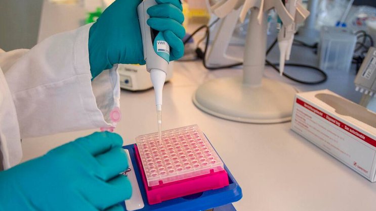 Forschungslabor von Roche: Medikamentenpreise bald abhängig vom Behandlungserfolg?Bloomberg