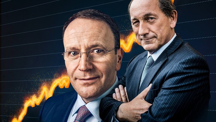 Zwei Chefs und ein Aktienkurs: Nestlé-CEO Mark Schneider (l.) und Präsident Paul Bulcke haben den trägen Riesen beschleunigt. Doch der Kurs hebt auch aus anderen Gründen ab.