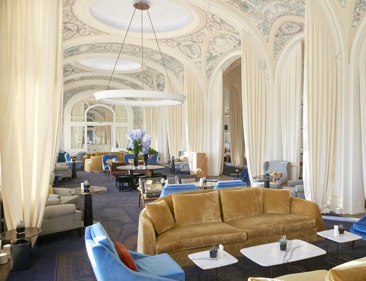 Der grosse Salon des Hotels bietet sich für eine Auszeit an.