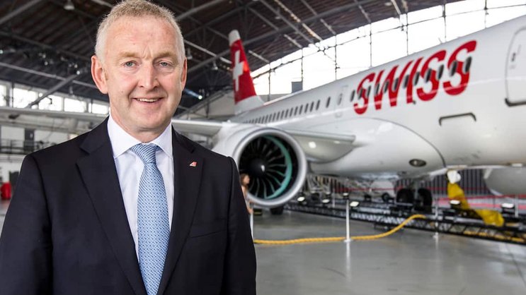 Swiss-CEO Thomas Klühr: Vor dem neuen Bombardier-Flieger der Airline.